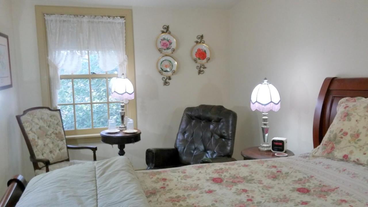 1732 Folke Stone Bed And Breakfast West Chester Esterno foto