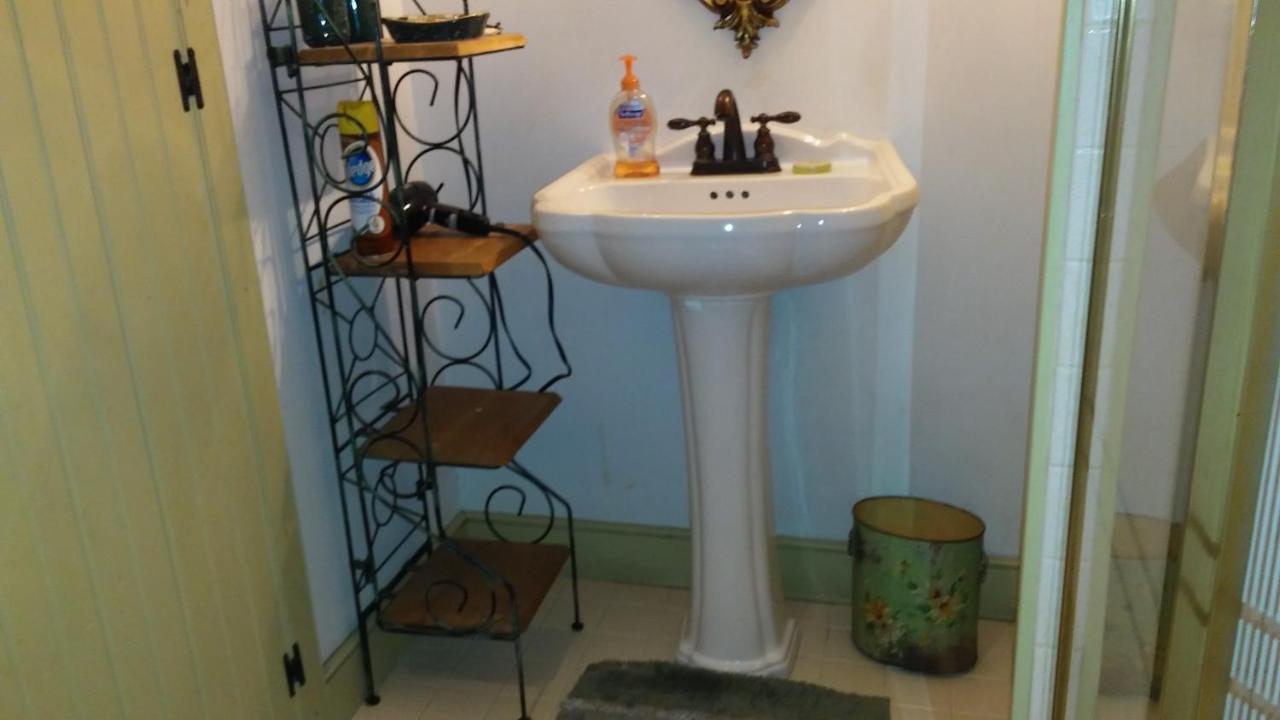 1732 Folke Stone Bed And Breakfast West Chester Esterno foto