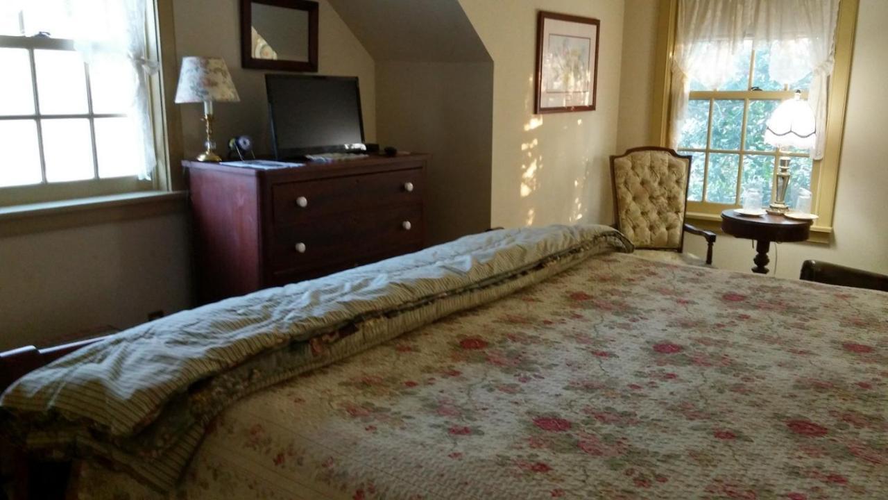 1732 Folke Stone Bed And Breakfast West Chester Esterno foto